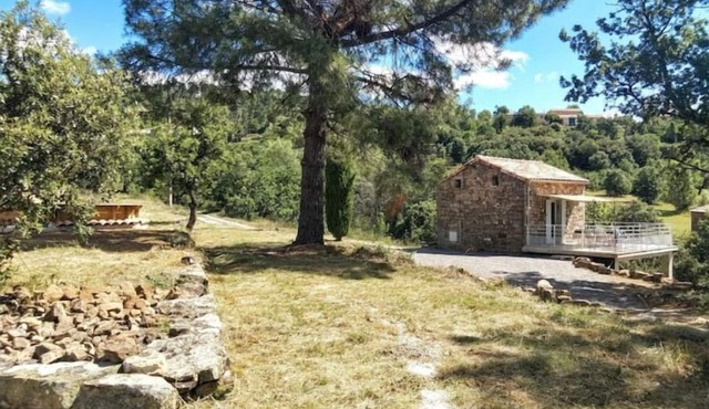 Grangette en Pleine la Nature Pour 2 Adultes/2 Enfants Avec Piscine et Jacuzzi