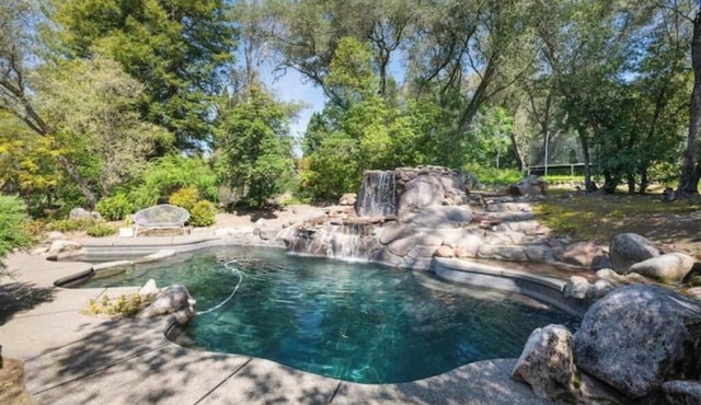 Granite Bay Luxury Getaway with Huge Game Room