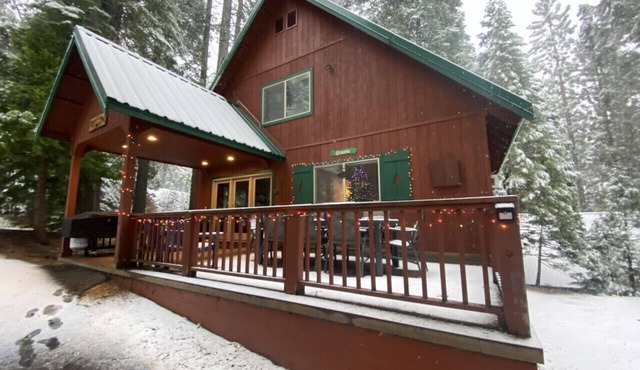 GRANITE- Cozy cabin steps from Stanislaus River