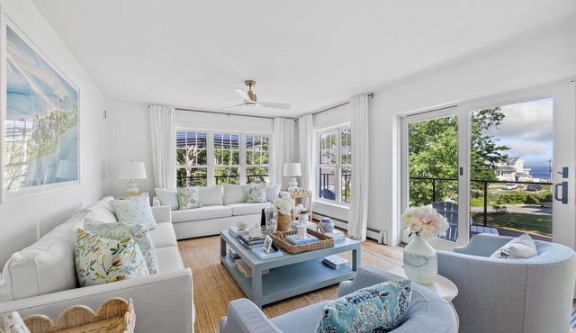 Granite Point Spacious and Elegant Family Retreat