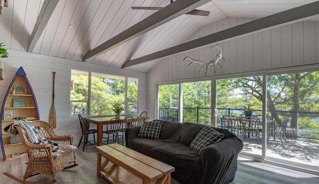 Granite Point - Stunning Muskoka Cottage w/ Dock, Kayaks & Great Swimming!