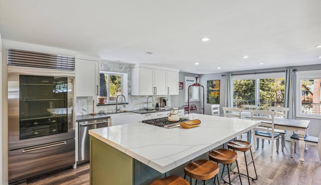 Granlibakken Getaway by Tahoe Getaways - Tahoe City 3 BR + Hot Tub + Dog OK