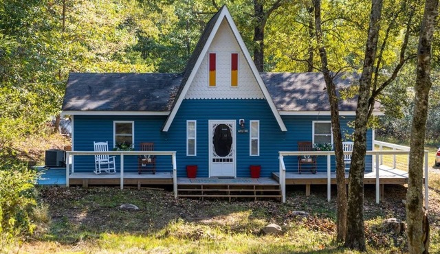 Granny's Hidden Cottage by Lake DeGray, AR