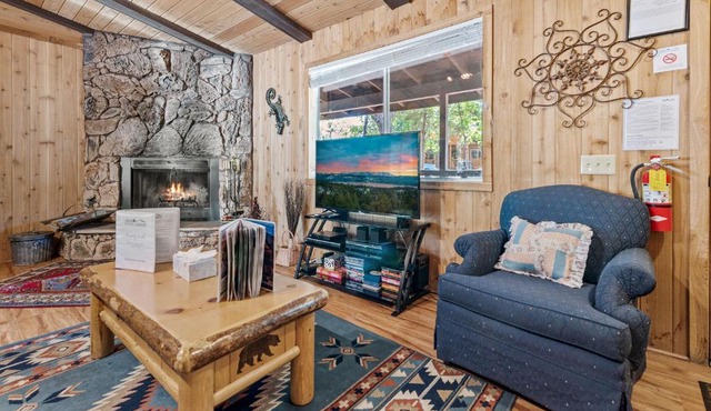 Granny's Love Shack by Big Bear Cool Cabins