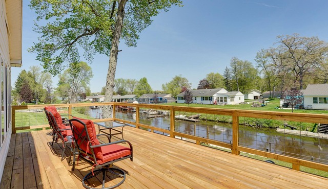 Grant Home w/ Fire Pit: Hess Lake Access Nearby!