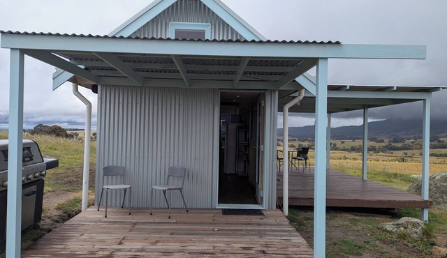 Granum - A unique tiny cabin on farmland