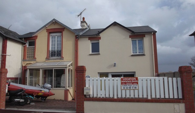 Granville and Chausey islands house 50 m from the sea with small garden and terrace