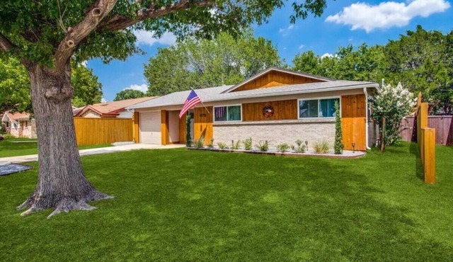 Grapevine House ! New Remodel,TCU close by