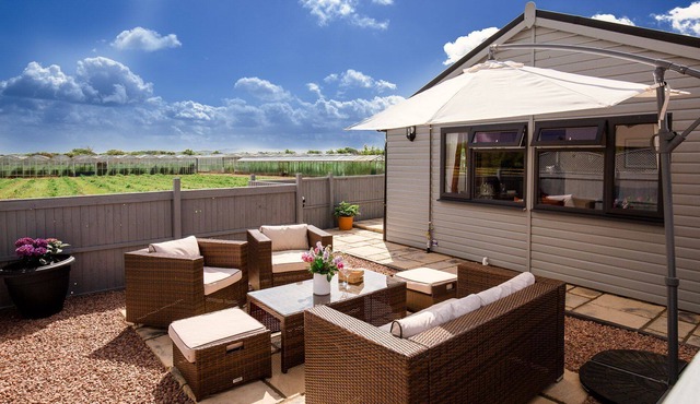 Gras Lodge, Middle Littleton - sleeps 4 guests in 2 bedrooms