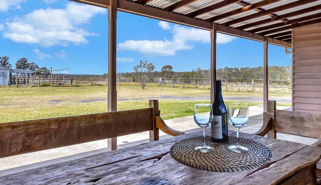 Grasmere Estate Homestead - hear the Lions roar from nearby Hunter Valley Zoo