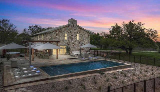 Grasslands: Pool+Hot-Tub+Views on 290 Wine Trail!