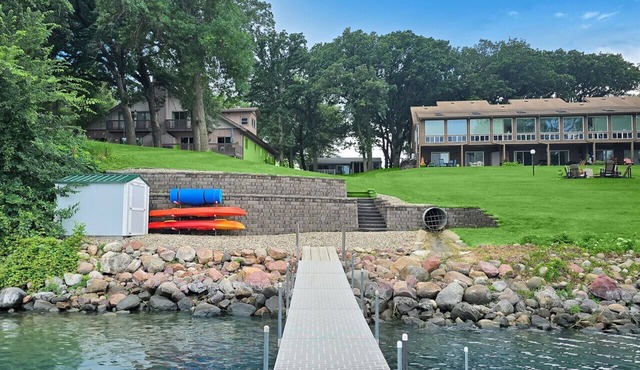 Grassy Knoll Retreat on the Big Spirit Lake