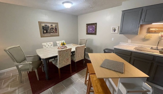 Gratitude Nest #3 Charming Apartment Minutes Away from Ft Leonard Wood