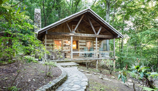 Graves Cabin at East Fork Ranch Near Waynesville & Asheville