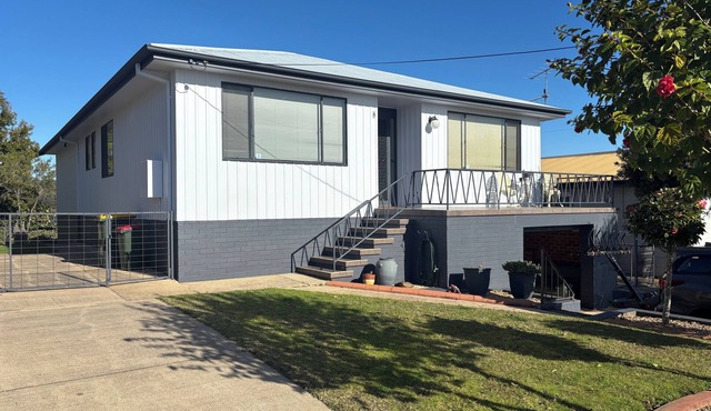 Gravity Stayz - 5min ride to the Mogo Trails and beautiful beaches