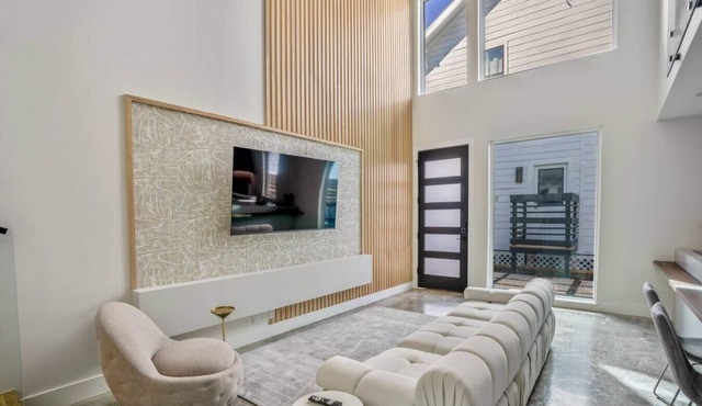 Gray loft · The O’Four Lofts - Grayscale Lux
