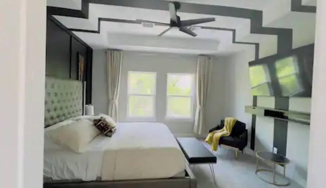 Gray Lux Hse 3BR|3.5Bath~Downtown|MedCenter|HotTub