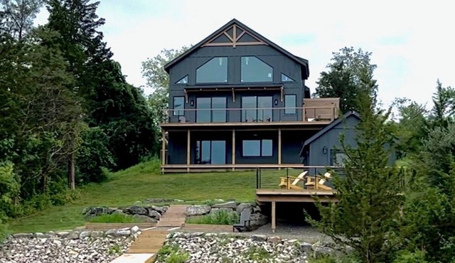 Gray Owl Lodge: A Brand New Lakefront Retreat in the Catskills, 15mins to Hudson