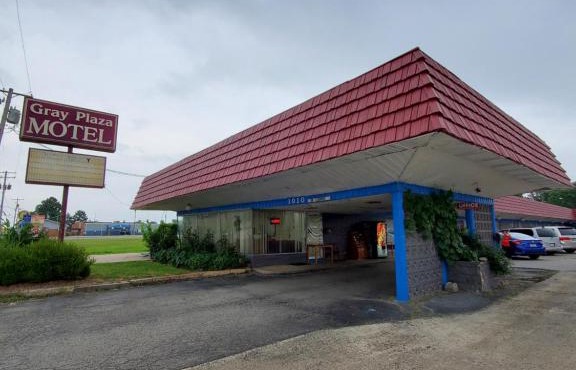 Gray Plaza Motel West Frankfort
