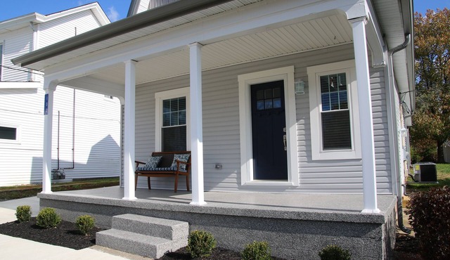 Gray's Landing- NEWLY Renovated/1.8 miles to the ARK!