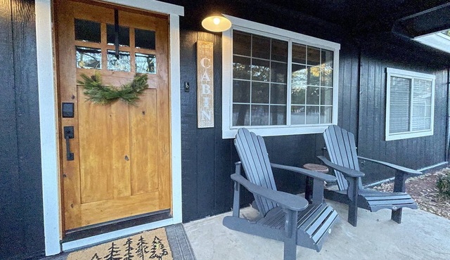 Graybear Cozy Cottage | Gorgeously Renovated!