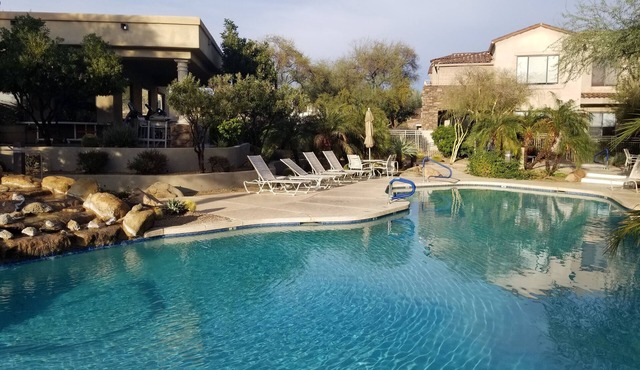 Grayhawk! Luxury Spacious Condo in Guard Gated North Scottsdale, Sleeps 6