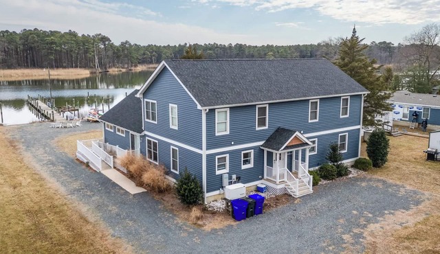 Grays Inn Creek Waterfront Pvt. Dock Kayaks & View