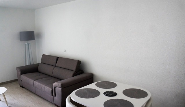 Grde Appt 31m2 Center 50m Beach & Port Wifi Clim Climbing 2 stars