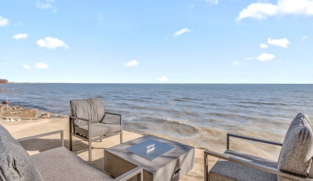 Great Lakes Waterfront Cottage Estral Beach
