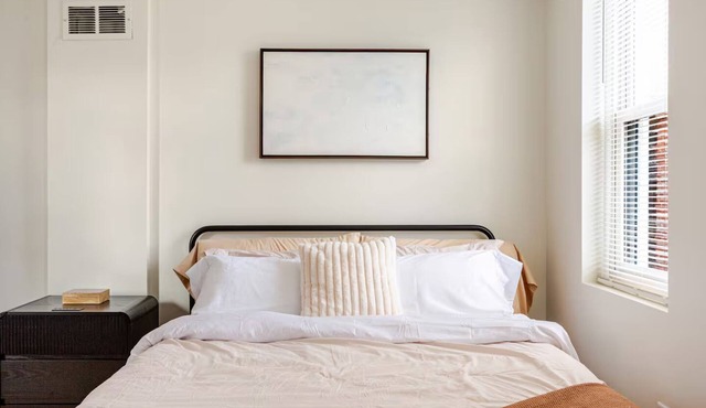 Great 2 bedroom, 1 Bath in South Philadelphia.