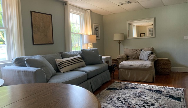 Great 3 Bed Beach House 1 Mile from East Matunuck State Beach!