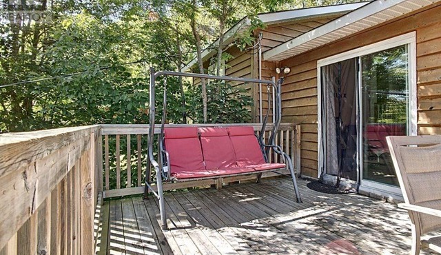 Great 3-Bed Oak cottage located in the heart of Land O’Lakes Frontenac region.