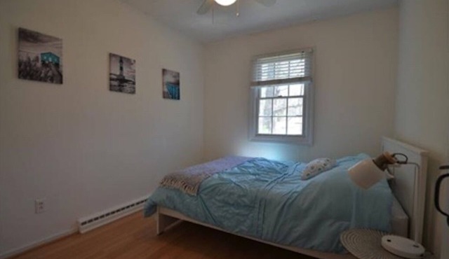 Great 3 bedroom 2 bath walk to sandy beach!