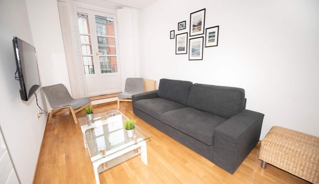 Great 3 bedroom apartment on the same Plaza Mayor