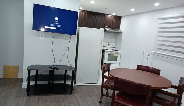 Great 3 bedroom apartment in Lindsay near to town , $89