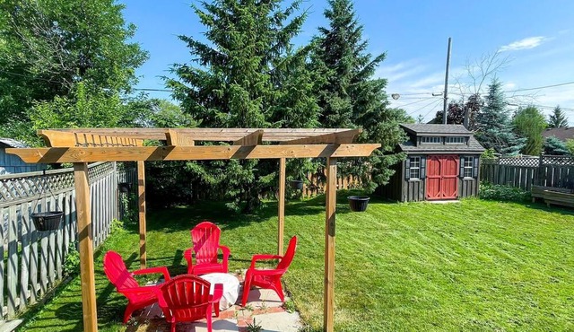 Great 3-Bedroom Cottage, 5 min from the lake