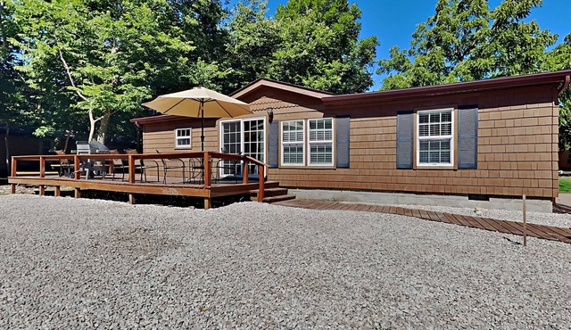 Great 3 BR 2 BA Home close to Pool - Put-in-Bay's Renowned Island Club - IC11