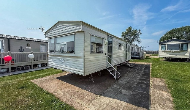 Great 4 berth caravan at Withernsea Sands ref 79003HG