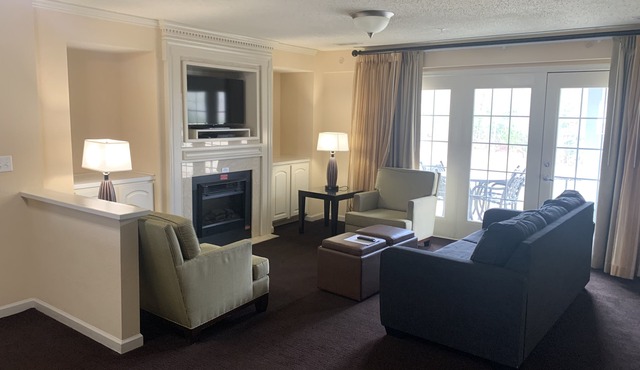Great 4BDR/4BA combined unit sleeps 12 in Williamsburg, VA