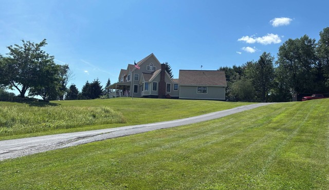 Great 5-bedroom estate with inground pool, ten acres at the base of Adirondacks