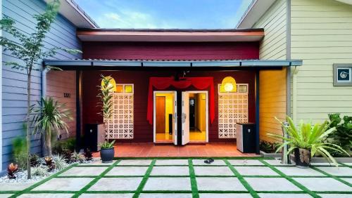 Great 5BR Garden Inn by uBook