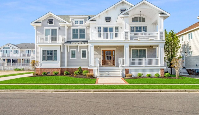 Great 7 bedroom home located in Stone Harbor