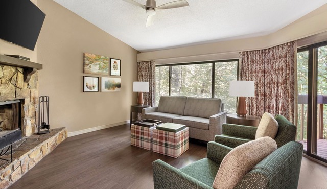 Great Adventure in North Carolina! 3 Pools, Ski Equipment Rentals, Free Parking