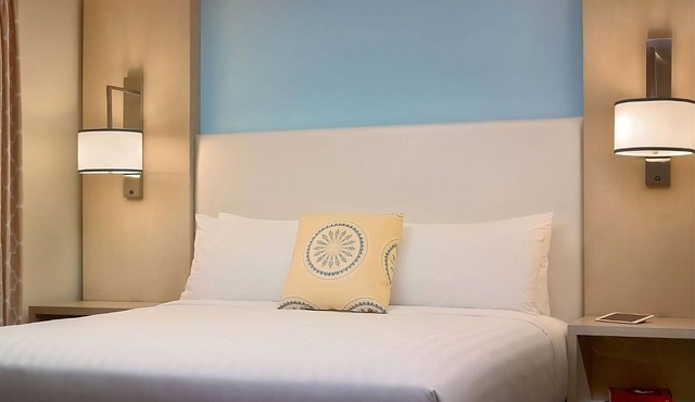 Great Amenities Onsite! Pool, Private Parking, Free Breakfast, Close to Legoland