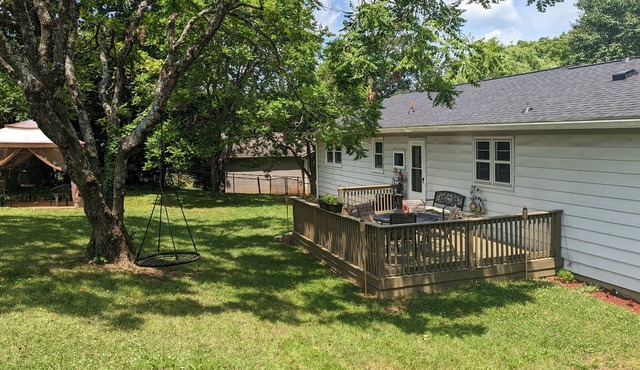 Great American Getaway- Small lake town near Knoxville.