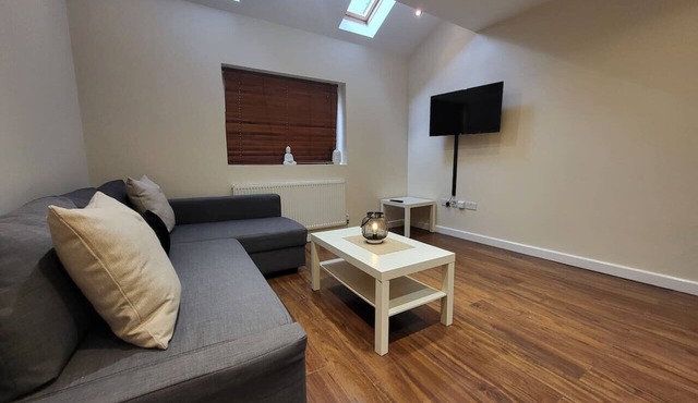 Great Apartment Next To Tooting Bec Tube Station!