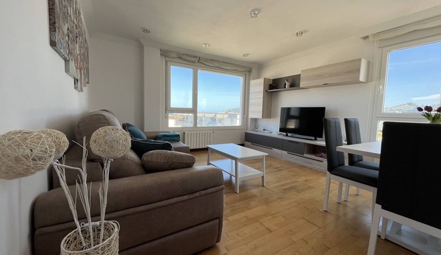 Great apartment in Laredo by La Salvé beach.