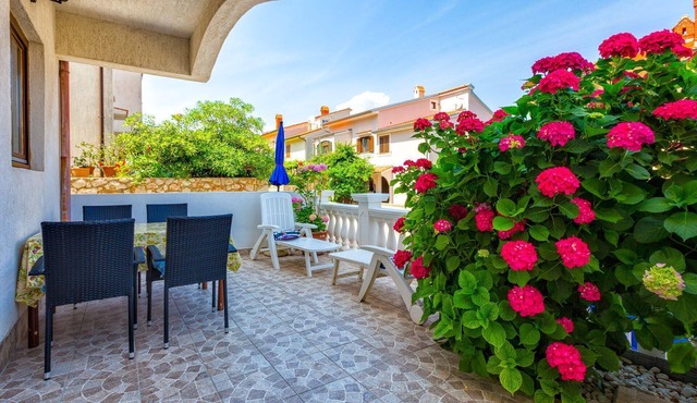 Great apartment Meri 3 with barbecue and garden