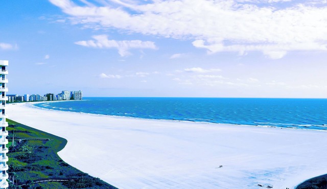 Great Beach Views, Direct Access, Pickleball, New Kitchen & Heated Pool! Tower 3