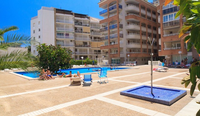 Great Beachfront Apartment · AirCon · Parking · Pool · CENTER I